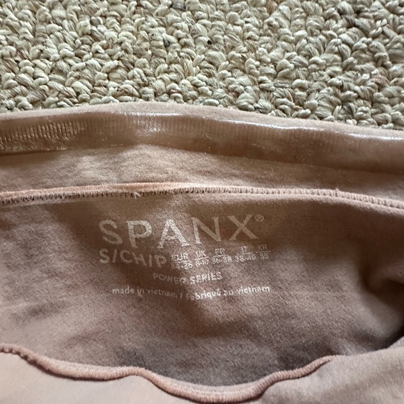 Spanx seemless higher power shorts - Picture 6 of 6